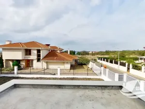 Prodej rodinného domu, Pomorie, Bulharsko, 220 m2
