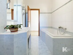 Prodej kanceláře, Hrochův Týnec, 356 m2