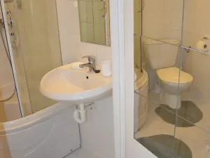 Pronájem bytu 1+kk, Praha, Pelhřimovská, 28 m2