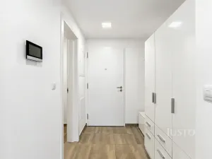 Pronájem bytu 2+kk, Praha - Krč, V jehličí, 53 m2