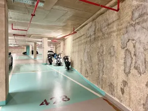 Pronájem garážového stání, Brno, Fuchsova, 12 m2