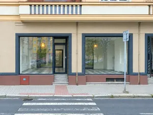 Pronájem obchodního prostoru, Karlovy Vary, Vítězná, 40 m2