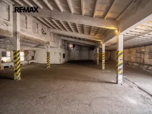 Pronájem skladu, Hovorany, 262 m2