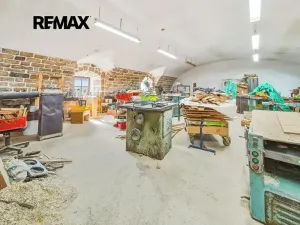 Prodej výrobních prostor, Holany, 241 m2