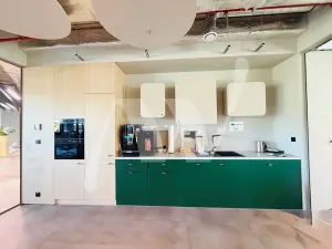 Pronájem kanceláře, Praha - Holešovice, Pod dráhou, 673 m2