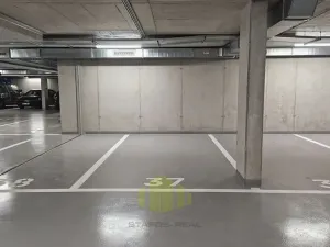 Pronájem garážového stání, Olomouc, Hněvotínská, 13 m2