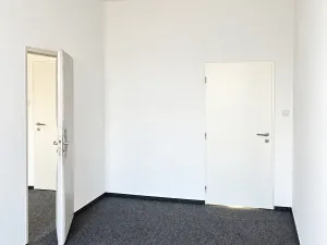 Pronájem kanceláře, Uherský Brod, Masarykovo nám., 16 m2
