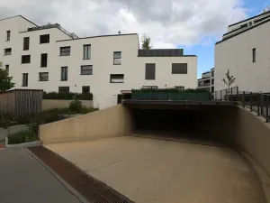 Pronájem garážového stání, Praha - Hlubočepy, Dostalové, 15 m2