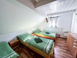 Prodej restaurace, Poniklá, 329 m2