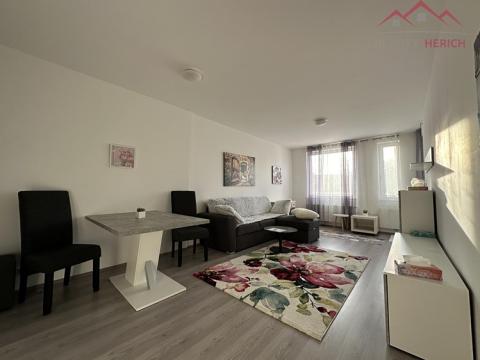 Pronájem bytu 2+kk, Chomutov, Žižkovo náměstí, 50 m2