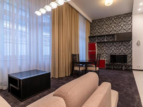 Prodej bytu 2+kk, Karlovy Vary, Divadelní náměstí, 65 m2