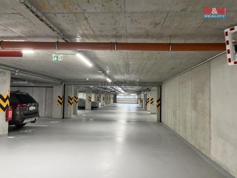 Pronájem garážového stání, Beroun, U Židovského hřbitova, 13 m2