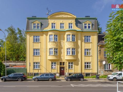 Prodej bytu 3+1, Karlovy Vary - Dvory, Chebská, 73 m2