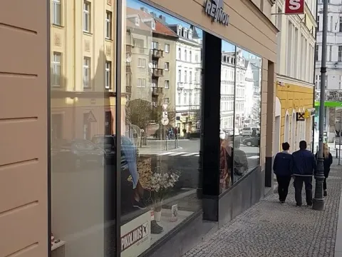 Pronájem komerční nemovitosti, Karlovy Vary, Krále Jiřího, 20 m2