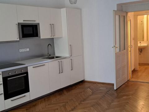 Pronájem bytu 2+kk, Praha - Vršovice, Krymská, 50 m2