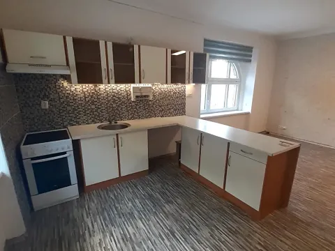 Pronájem bytu 2+kk, Teplice, Pařížská, 77 m2