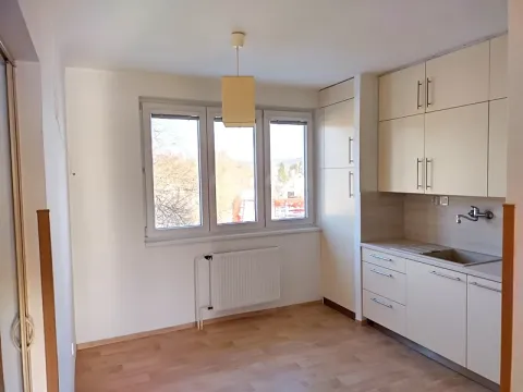 Prodej bytu 3+1, Vizovice, Masarykovo nám., 85 m2