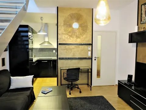 Pronájem bytu 2+kk, Praha - Nové Město, Charvátova, 42 m2