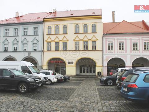 Pronájem obchodního prostoru, Jičín - Staré Město, Valdštejnovo náměstí, 12 m2