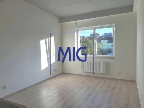 Pronájem bytu 1+kk, Rosice, Sportovní, 34 m2