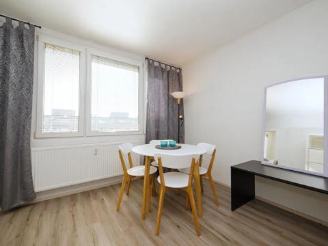 Pronájem bytu 1+kk, Praha - Střížkov, Rumburská, 38 m2