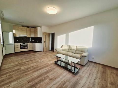 Pronájem bytu 2+kk, Praha - Štěrboholy, U školy, 50 m2