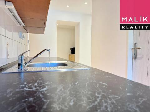 Prodej bytu 4+kk, Ostrov, Májová, 63 m2