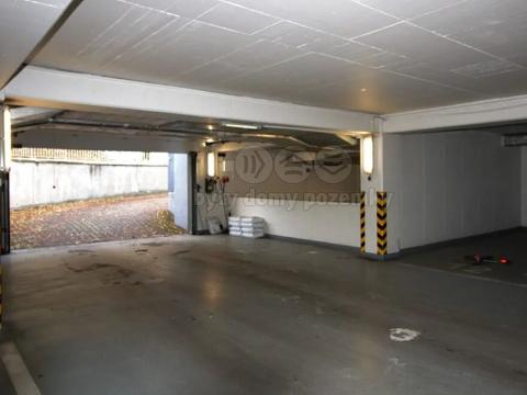 Pronájem garážového stání, Praha - Troja, Velká skála, 19 m2