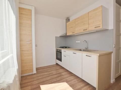 Pronájem bytu 1+1, Trutnov, Mládežnická, 41 m2