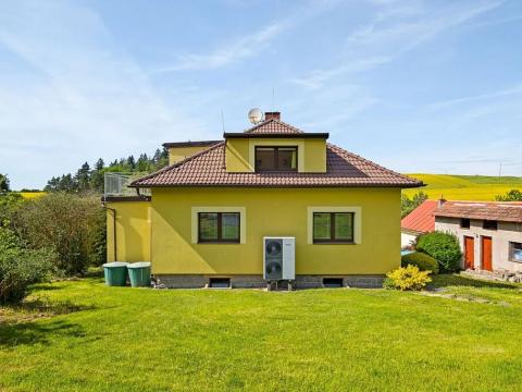Prodej rodinného domu, Křečovice, 186 m2