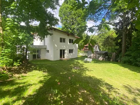 Prodej rodinného domu, Dolní Břežany, U Lesa, 160 m2