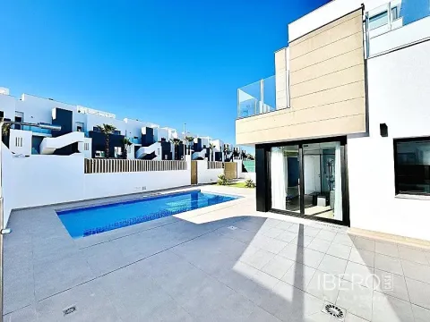 Prodej rodinného domu, Guardamar del Segura, Španělsko, 180 m2