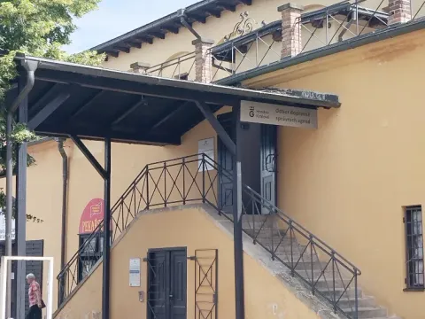 Pronájem komerční nemovitosti, Hradec Králové, Československé armády, 1 m2