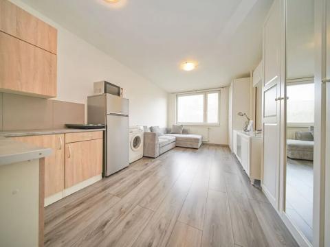 Prodej bytu 1+kk, Praha - Žižkov, Na Jarově, 25 m2