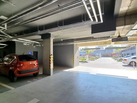 Pronájem garážového stání, Brno, U Červeného mlýna, 13 m2