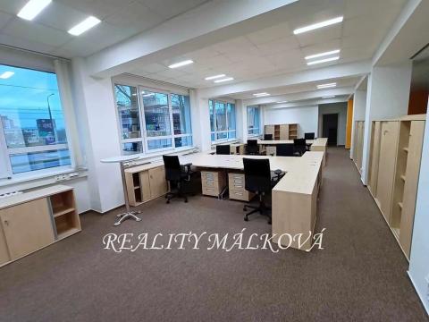Pronájem obchodního prostoru, Pardubice, Masarykovo náměstí, 260 m2