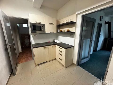 Pronájem kanceláře, Praha - Strašnice, K Červenému dvoru, 73 m2