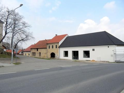 Prodej komerční nemovitosti, Vykáň, 450 m2