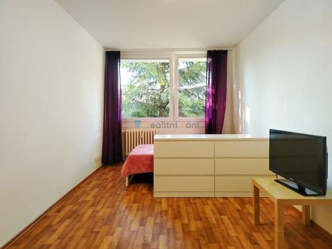 Pronájem bytu 1+1, Kladno, Benešovská, 32 m2