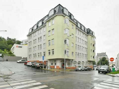 Pronájem kanceláře, Praha - Žižkov, Jeseniova, 79 m2