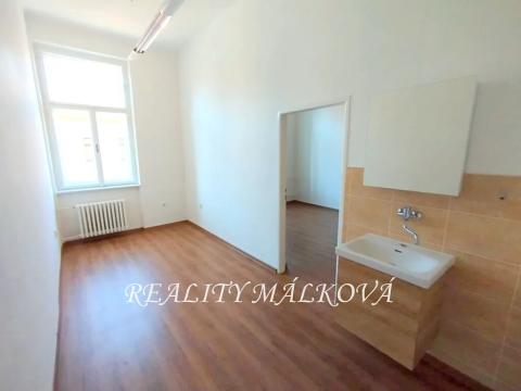 Pronájem kanceláře, Pardubice, náměstí Čs. legií, 31 m2