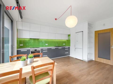 Pronájem bytu 2+kk, Praha - Žižkov, Olšanská, 75 m2