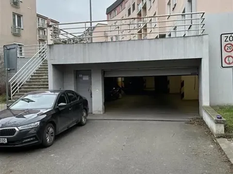 Pronájem garážového stání, Praha - Záběhlice, Záběhlická, 12 m2