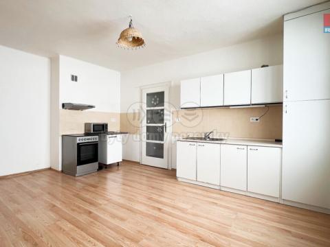 Pronájem bytu 2+1, Fryšták, náměstí Míru, 84 m2