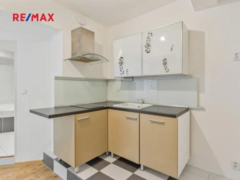 Prodej bytu 2+kk, Praha - Podolí, Podolská, 44 m2