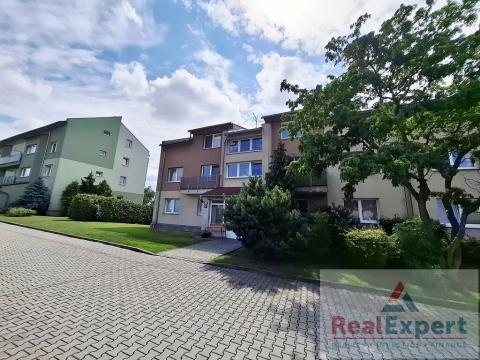 Pronájem bytu 3+kk, Praha - Horní Počernice, V javorech, 63 m2