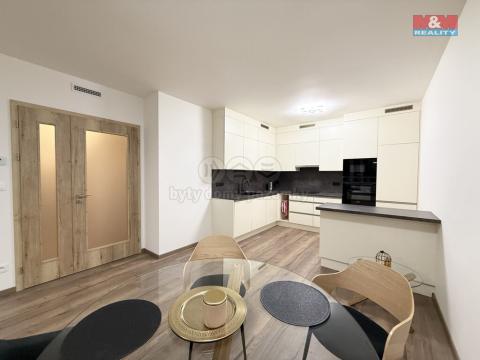 Pronájem bytu 3+kk, Praha, Kolbenova, 98 m2
