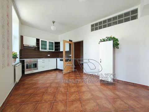 Pronájem bytu 2+1, České Budějovice, Jírovcova, 74 m2