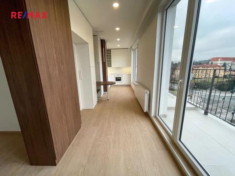 Prodej bytu 1+kk, Praha - Libeň, náměstí Dr. Václava Holého, 29 m2