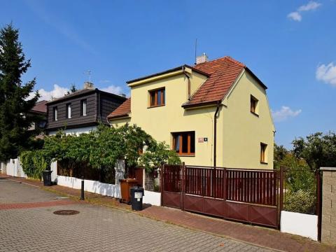 Pronájem rodinného domu, Praha - Dolní Měcholupy, V planinách, 185 m2